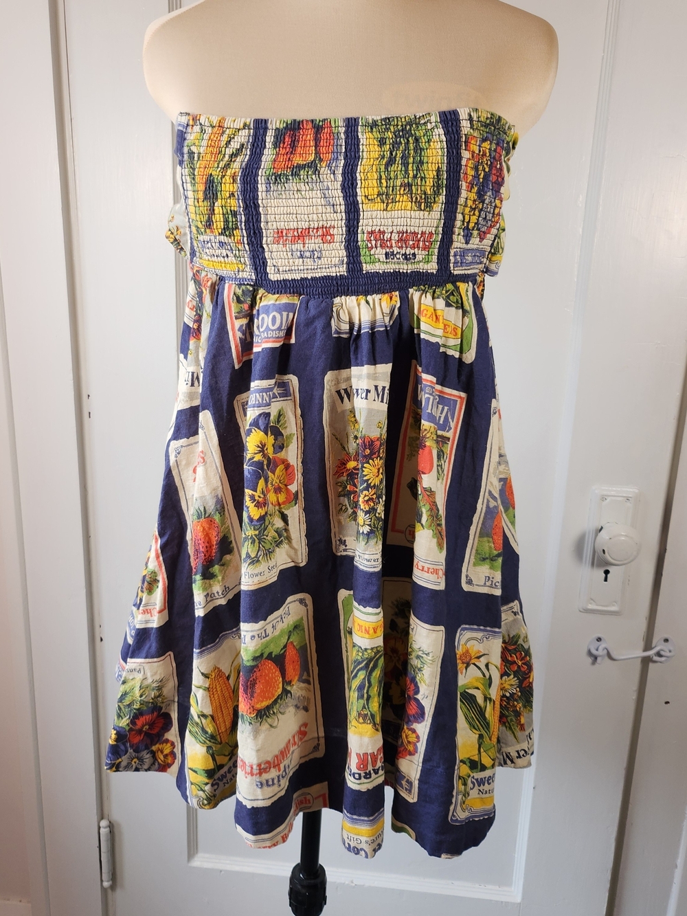 BDG Juliana XS Smocked Navy Strapless Seed Packet Print Mini Dress
